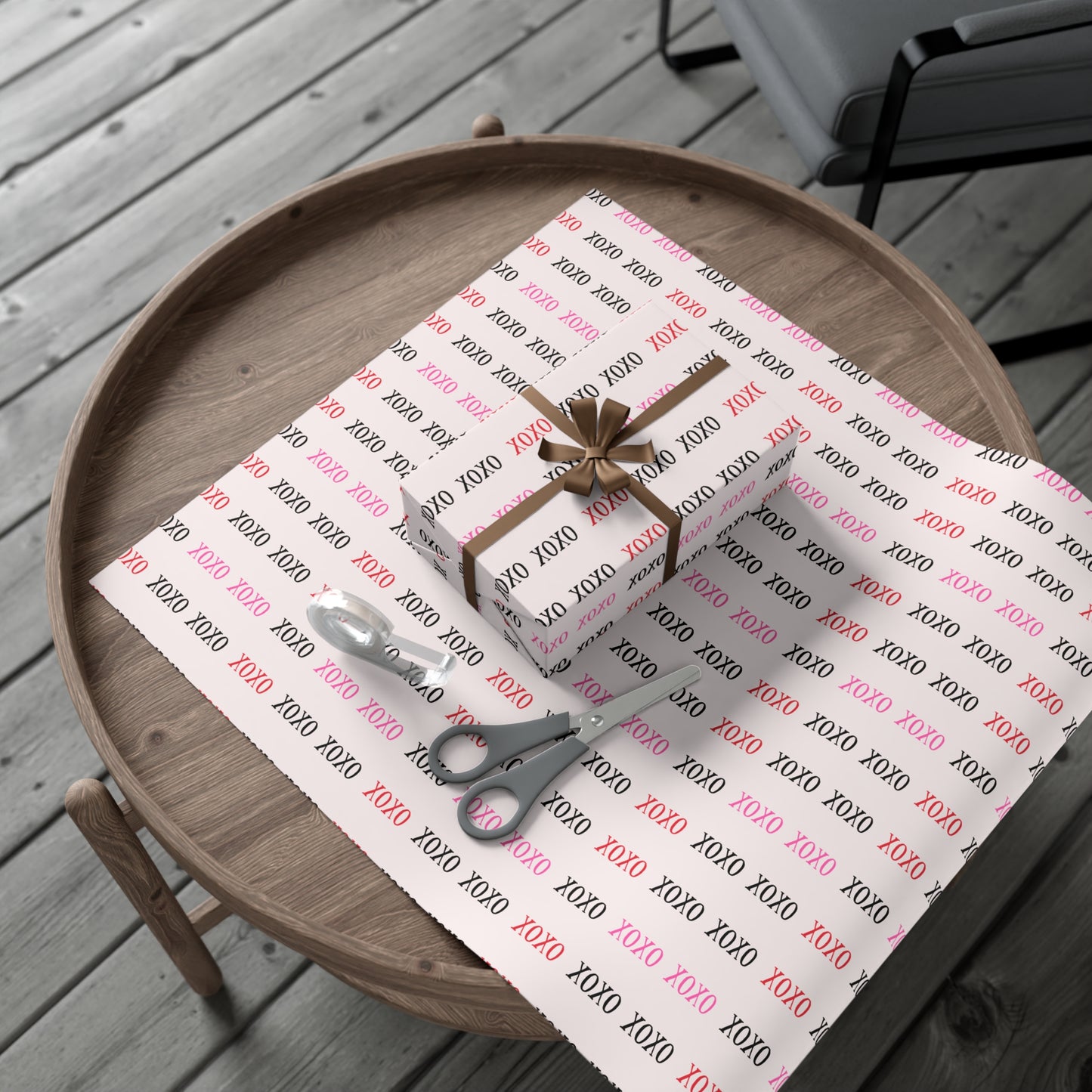 XOXO Valentine’s Day Gift Wrap Paper – Hugs and Kisses Design